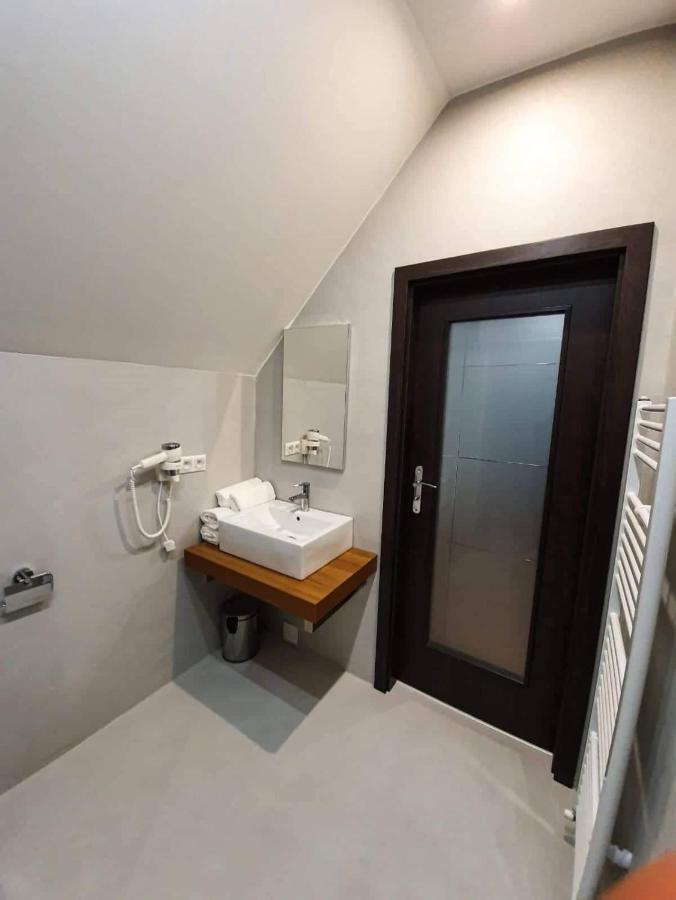 Il Galeone Hotel Stupava Ngoại thất bức ảnh