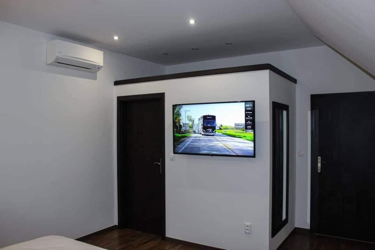 Il Galeone Hotel Stupava Ngoại thất bức ảnh
